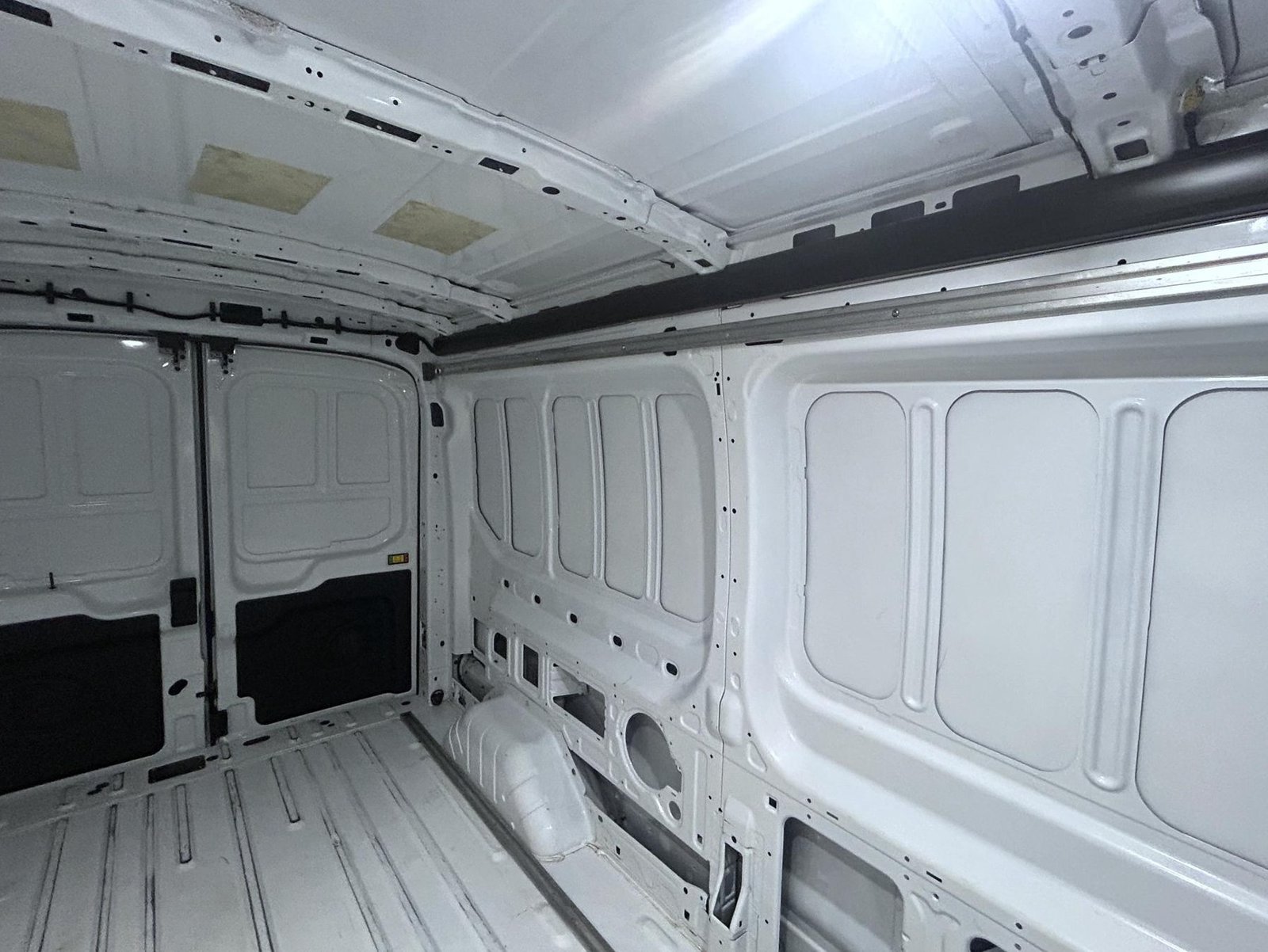 Used 2025 Ford Transit 250 148 Medium Roof RWD image 19