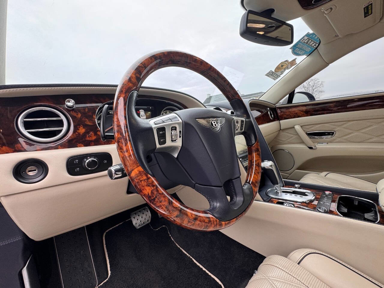 Used 2014 Bentley Flying Spur W12 image 24