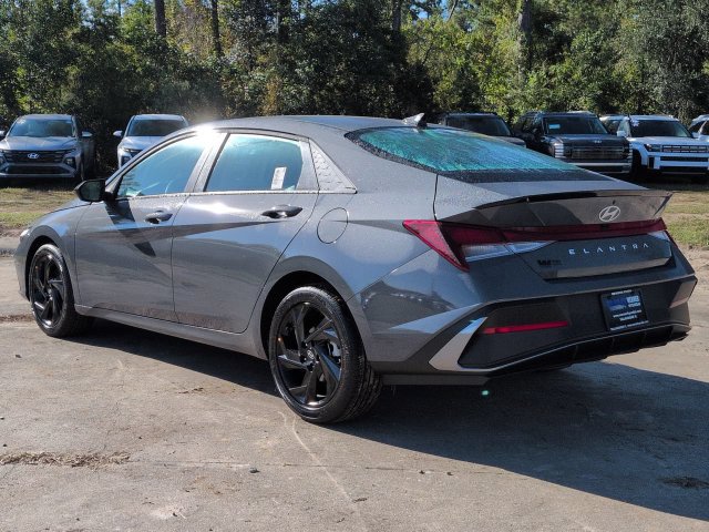 New 2026 Hyundai Elantra SEL Sport FWD image 7