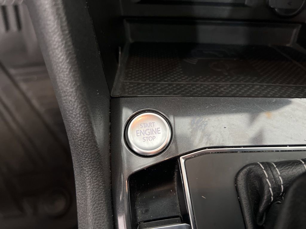 Used 2021 Volkswagen Tiguan SE FWD image 15