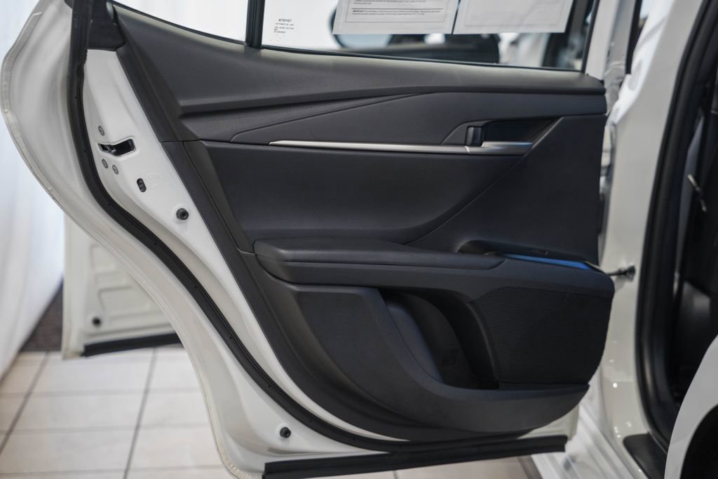 Used 2025 Toyota Camry SE image 35