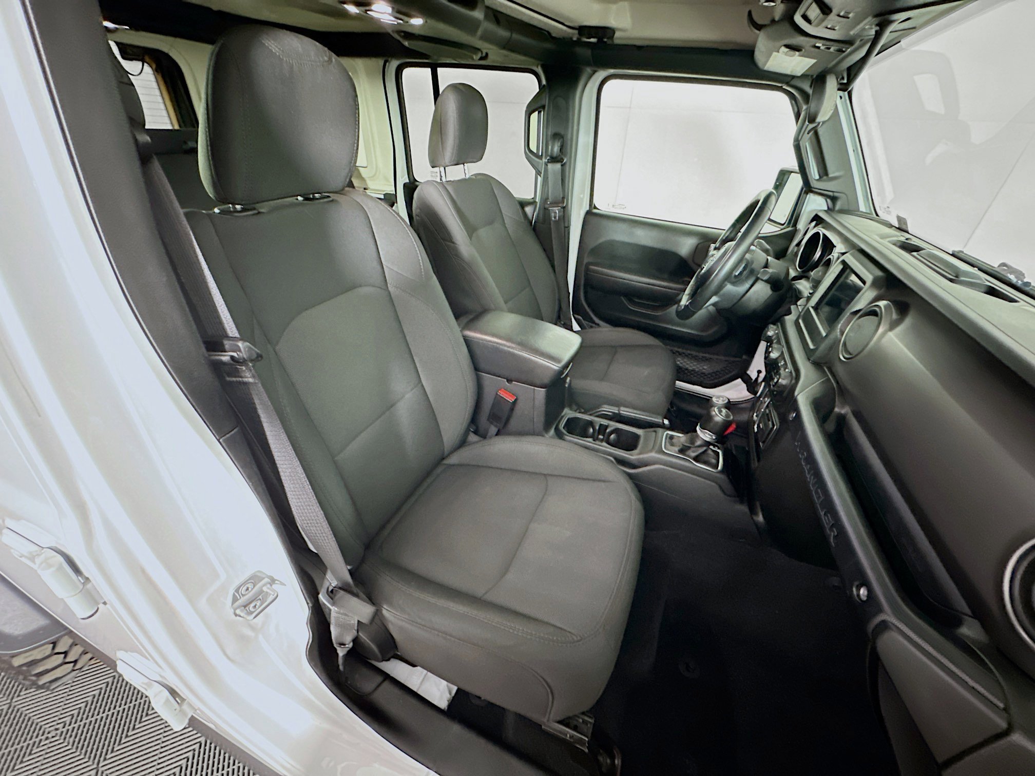 Used 2023 Jeep Wrangler Unlimited w/ Cold Weather Group image 28