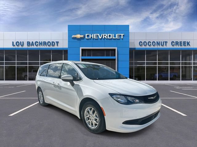 Used 2023 Chrysler Voyager LX FWD image 1