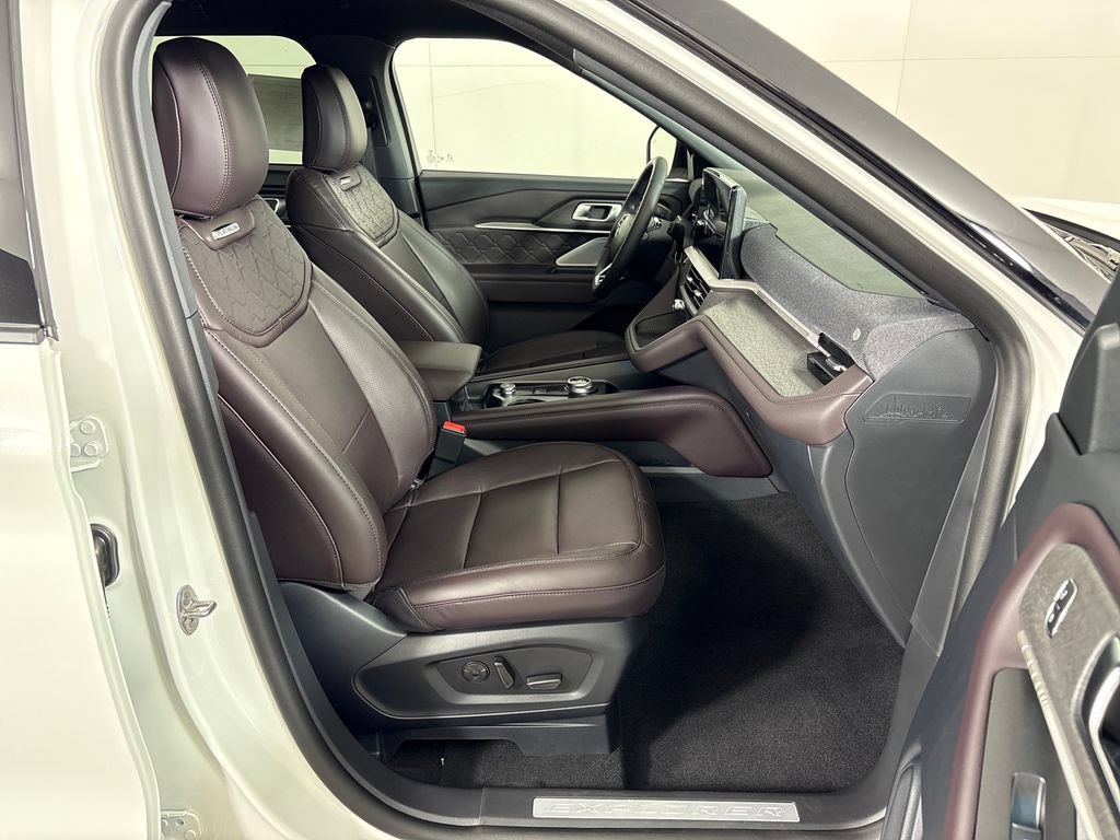 New 2027 Ford Explorer Platinum w/ LUX Leather Package AWD/4WD image 5