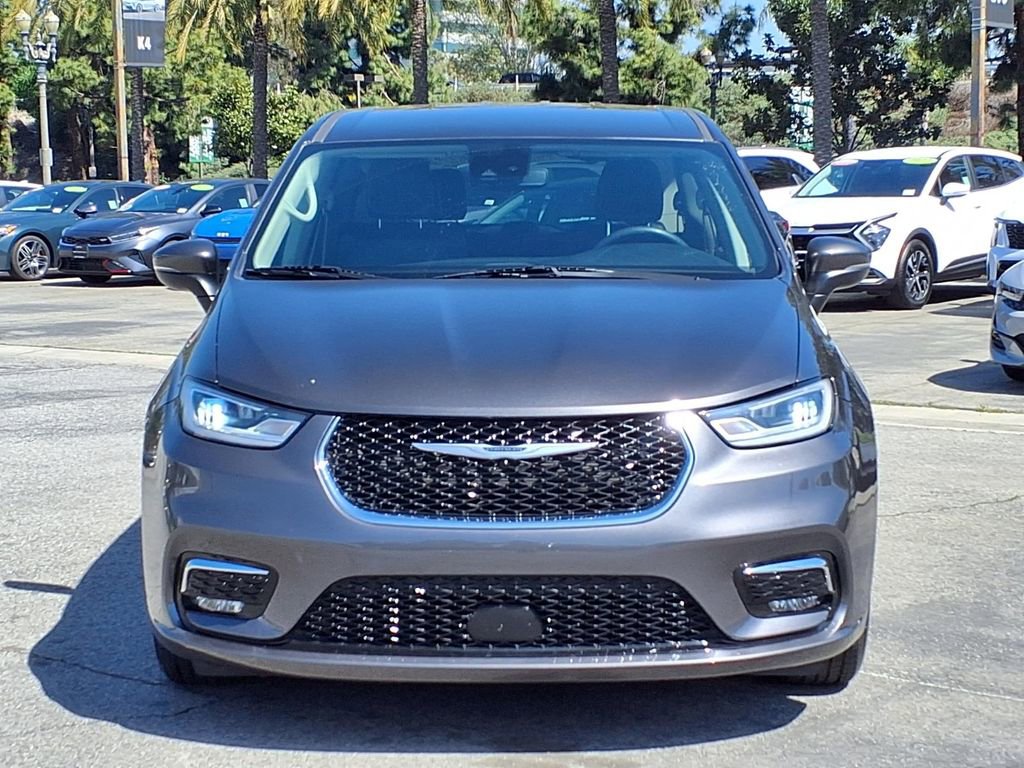 Used 2023 Chrysler Pacifica Touring-L image 8