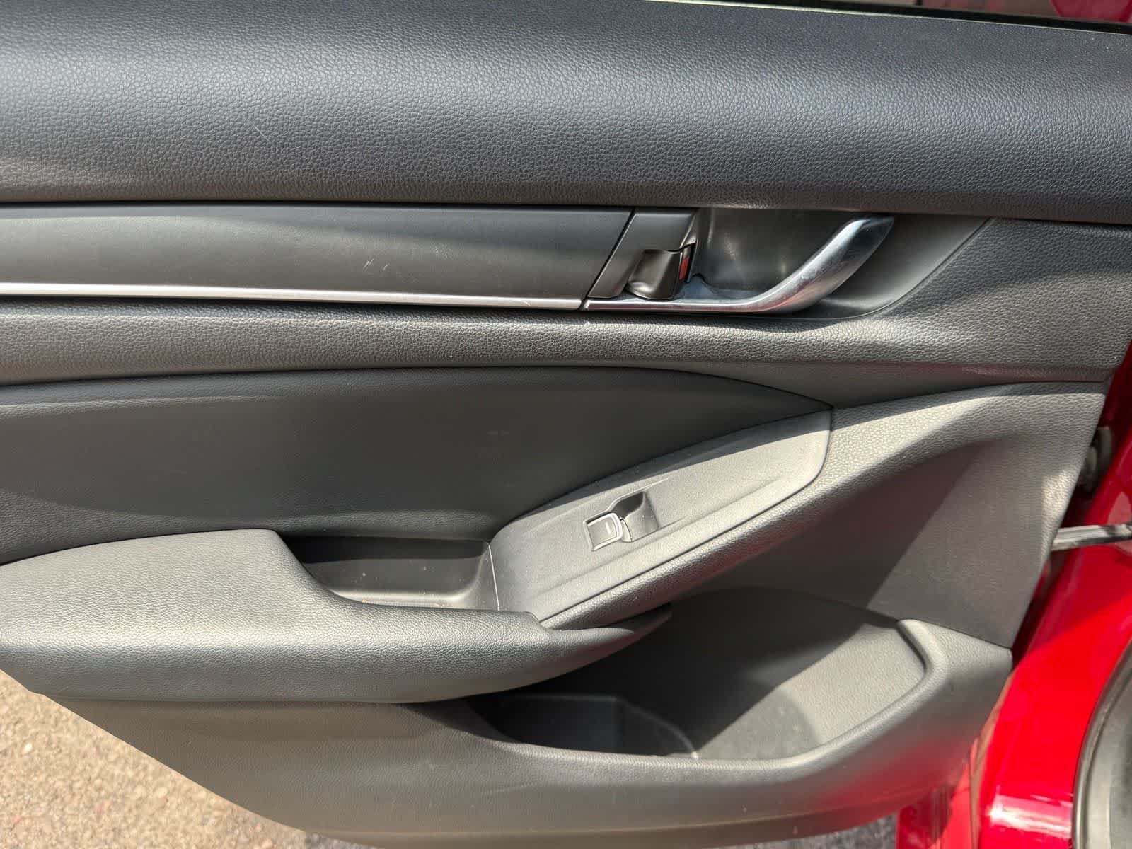Used 2018 Honda Accord Sport image 14