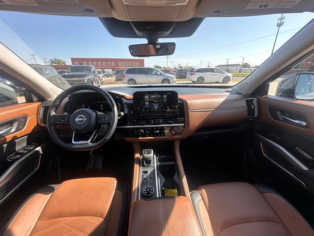 Certified 2025 Nissan Pathfinder Platinum AWD/4WD image 21