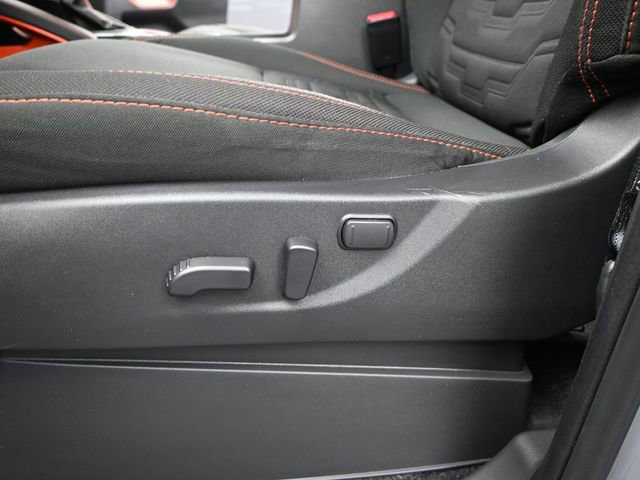 Used 2025 Nissan Frontier PRO-4X image 12