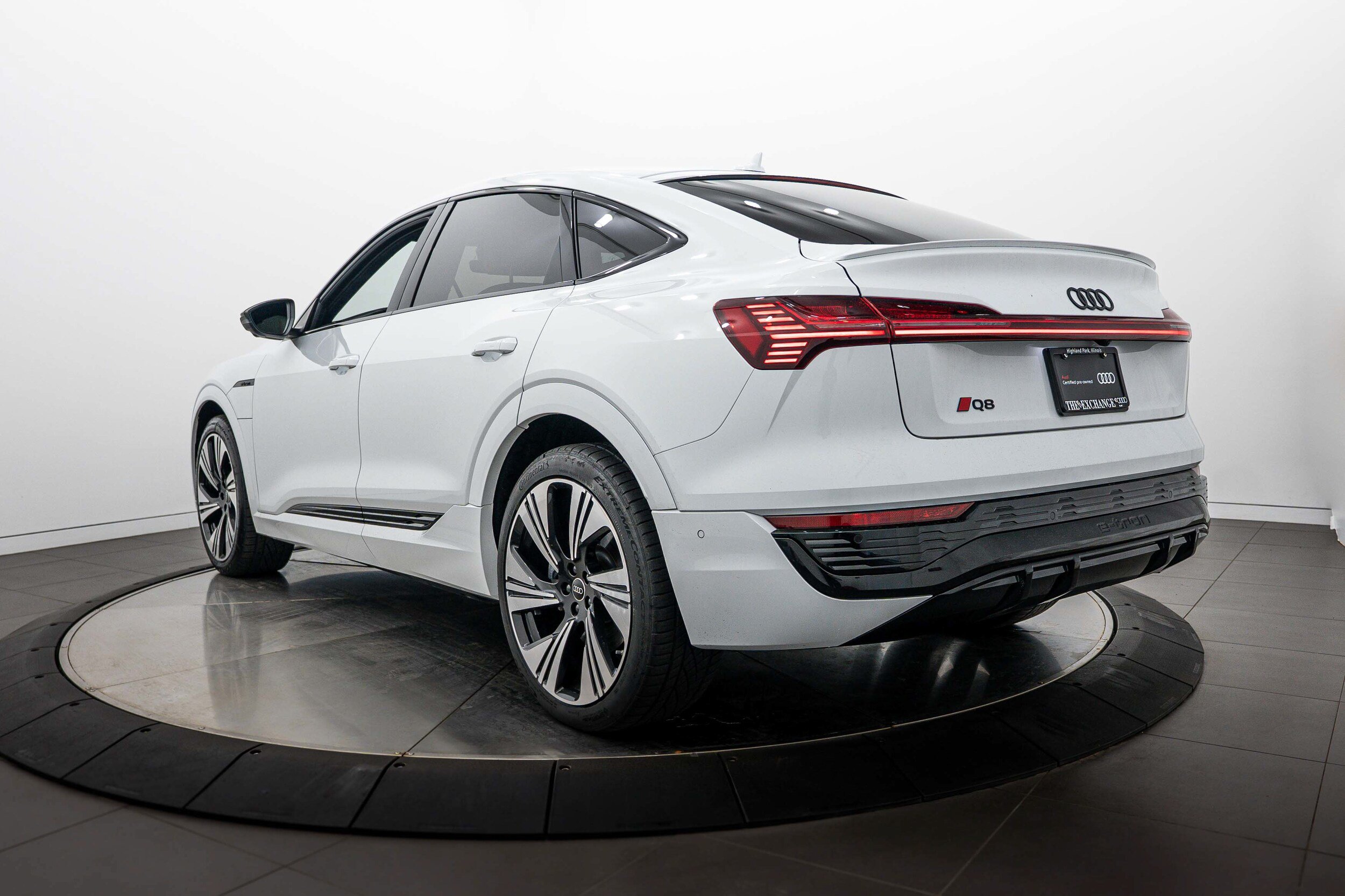 Certified 2024 Audi Q8 e-tron Prestige w/ Prestige Package AWD/4WD image 5
