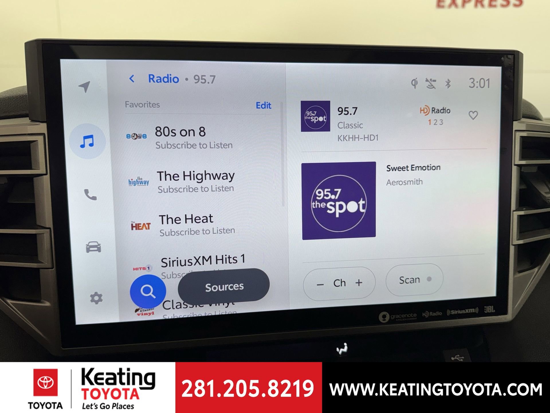 Used 2023 Toyota Tundra Limited image 24