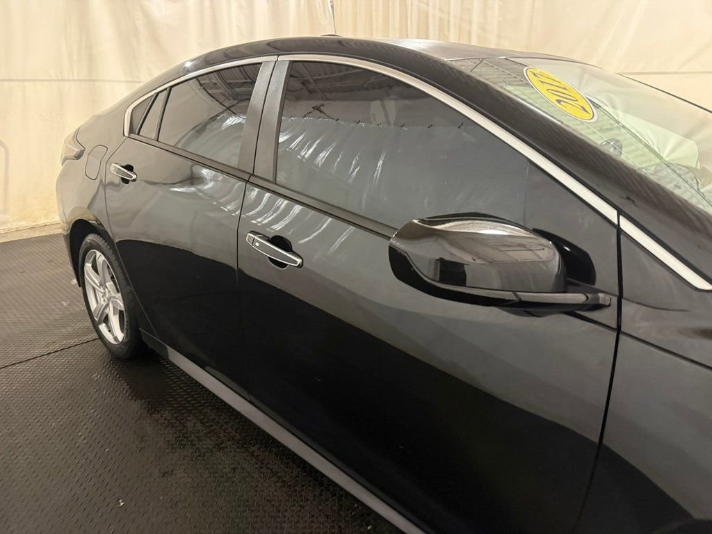 Used 2017 Chevrolet Volt LT image 12