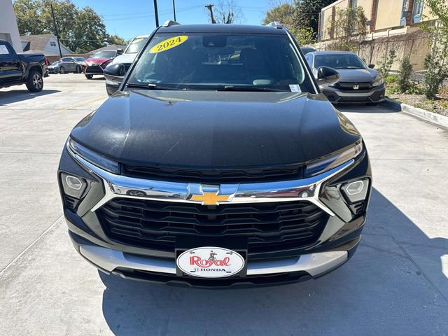Used 2024 Chevrolet TrailBlazer LT w/ Driver Confidence Package image 2