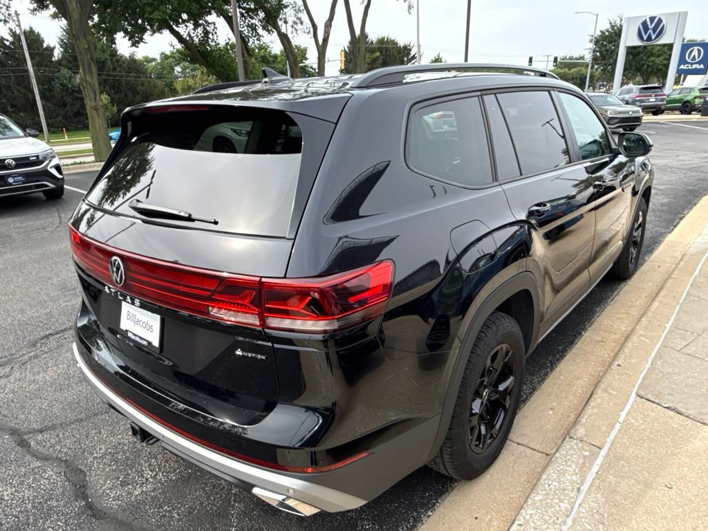Used 2026 Volkswagen Atlas Peak Edition AWD/4WD image 6