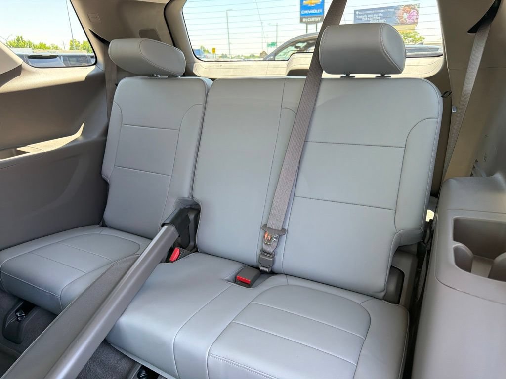 Used 2019 Chevrolet Traverse LT w/ LPO, Floor Liner Package AWD/4WD image 15