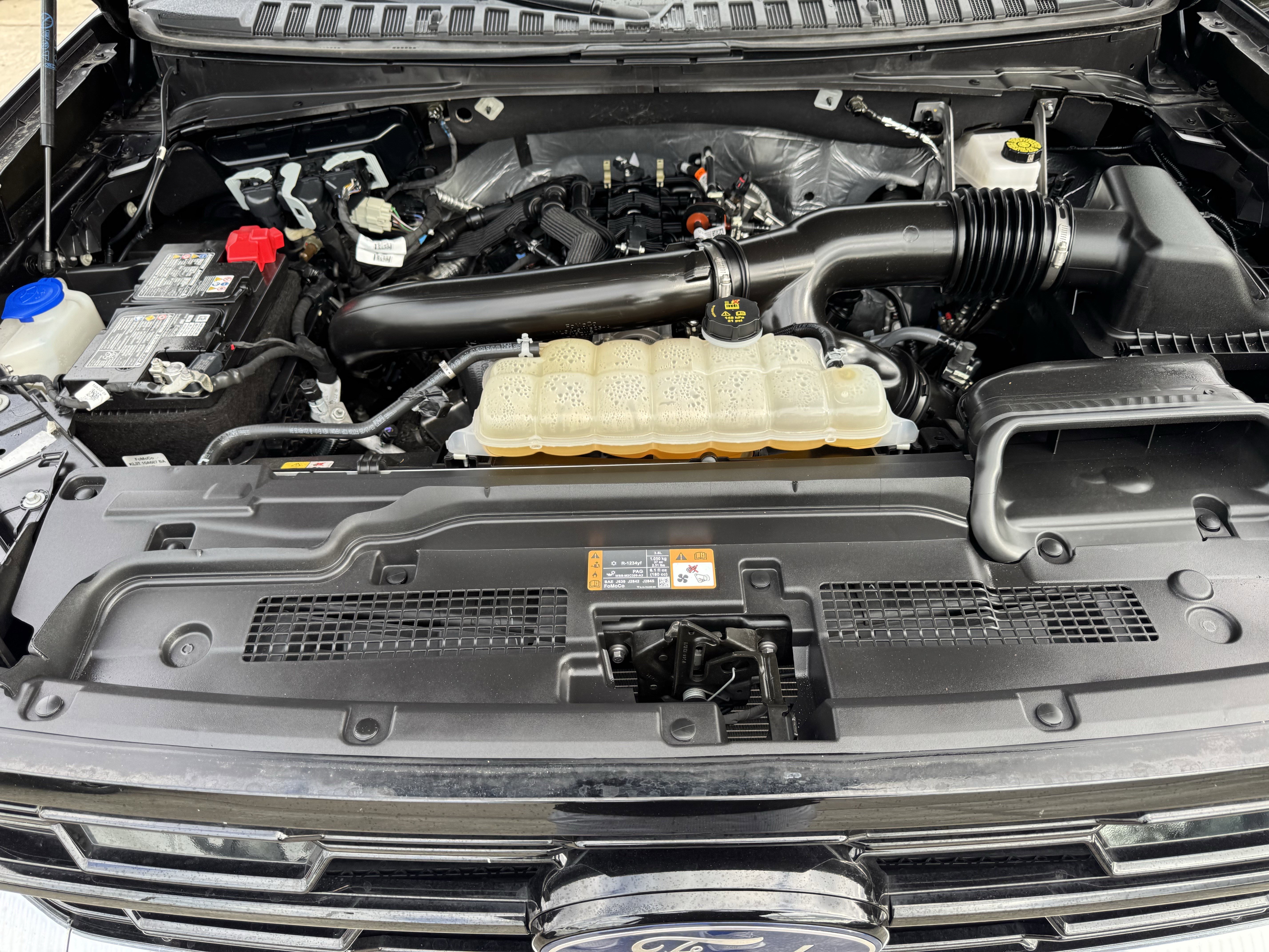 Used 2025 Ford Expedition Platinum AWD/4WD image 32