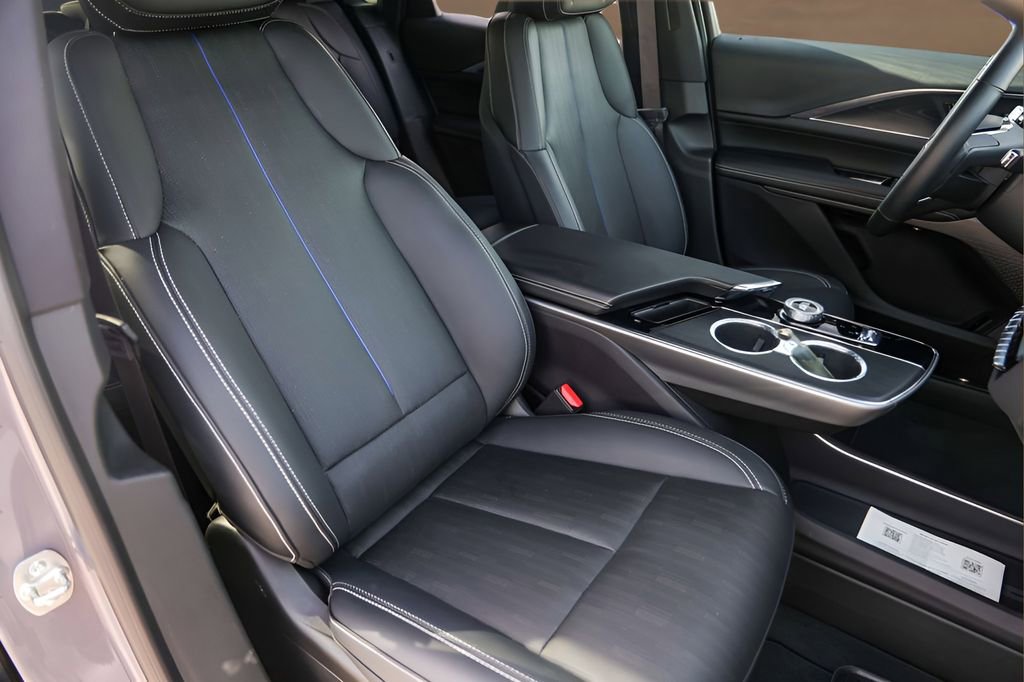 Certified 2024 Cadillac Lyriq Sport image 30