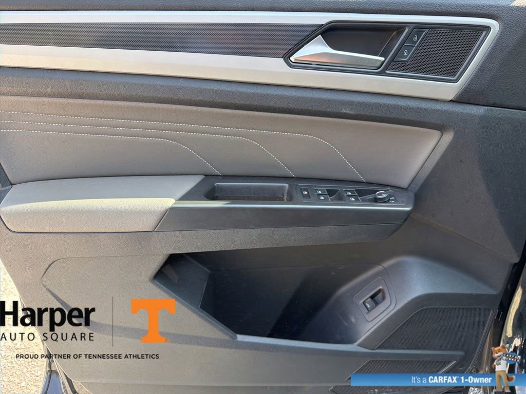 Used 2023 Volkswagen Atlas SEL R-Line image 18