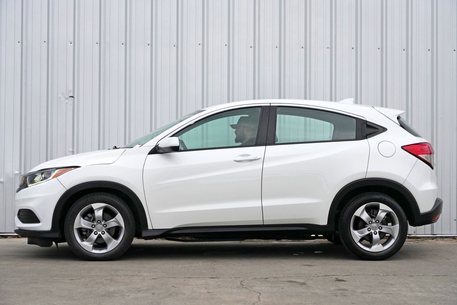 Used 2022 Honda HR-V LX image 8