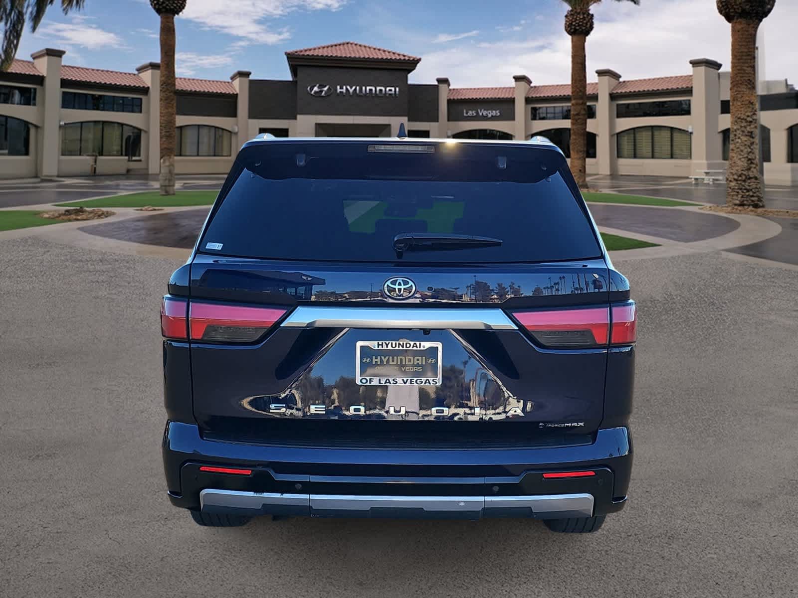 Used 2025 Toyota Sequoia Capstone AWD/4WD image 7