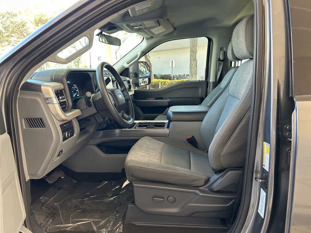 Used 2024 Ford F350 XLT w/ Camper Package image 5