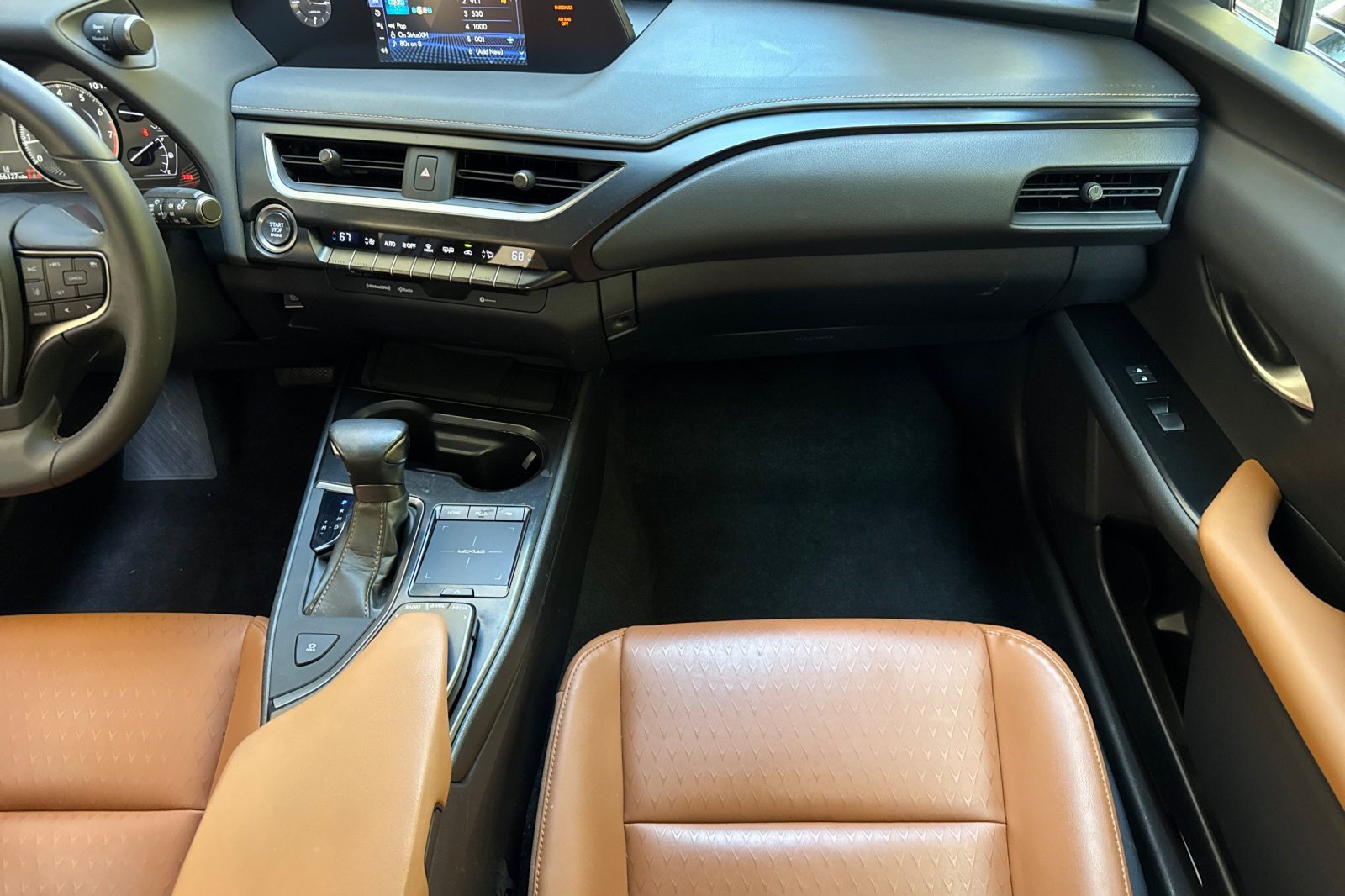 Used 2019 Lexus UX 200 w/ Accessory Package FWD image 32