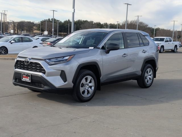 Used 2023 Toyota RAV4 LE image 10