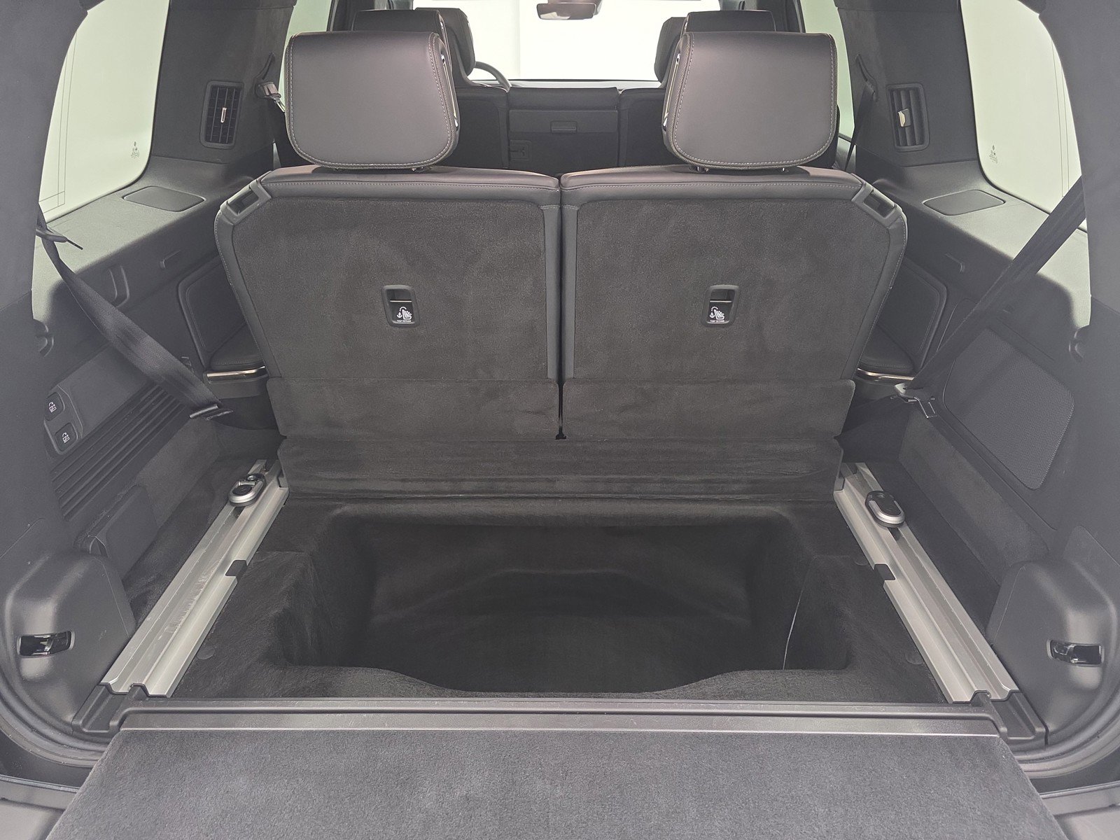 Used 2024 Rivian R1S Adventure AWD/4WD image 26