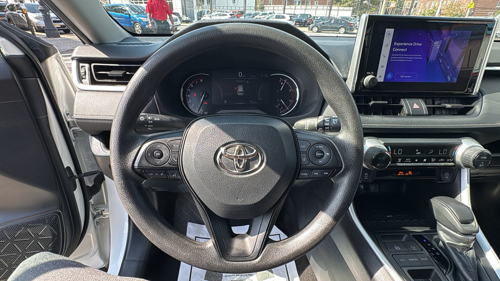 Used 2024 Toyota RAV4 XLE FWD image 14