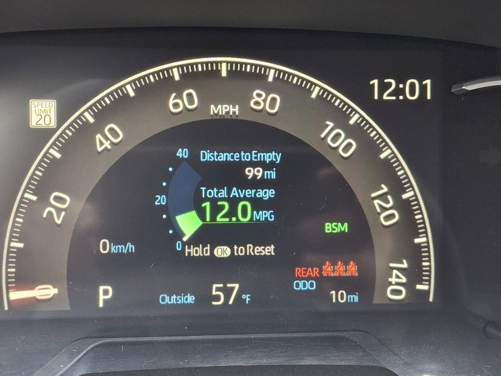 Used 2025 Toyota RAV4 XLE image 30