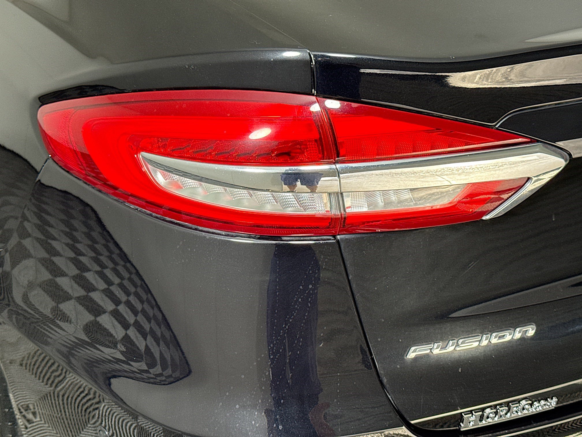 Used 2020 Ford Fusion SE image 36