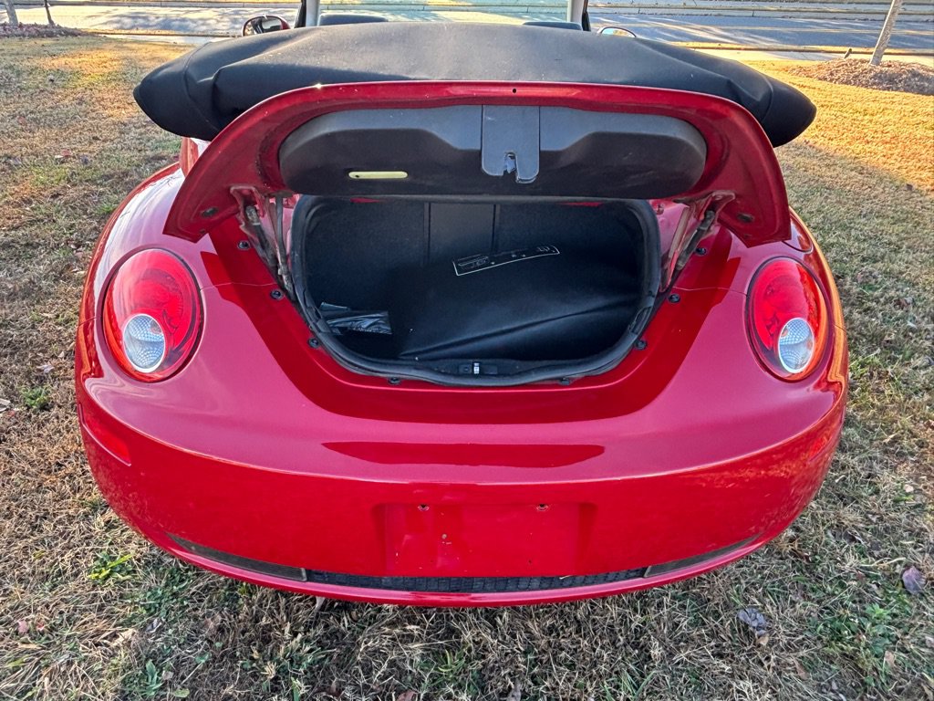Used 2007 Volkswagen Beetle Convertible w/ Package 1 FWD image 18