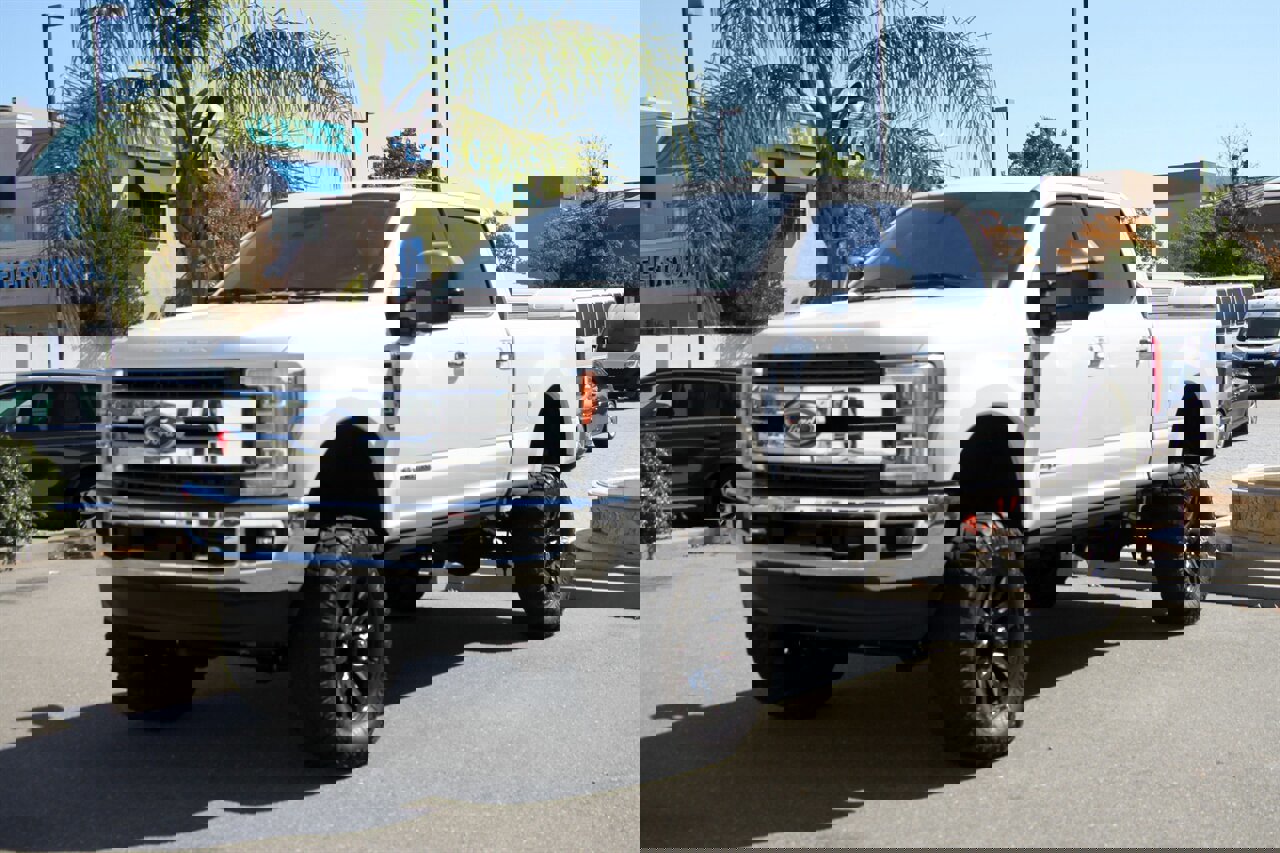 Used 2018 Ford F250 King Ranch w/ King Ranch Ultimate Package image 4