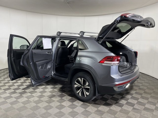 New 2025 Volkswagen Atlas Cross Sport SE image 14