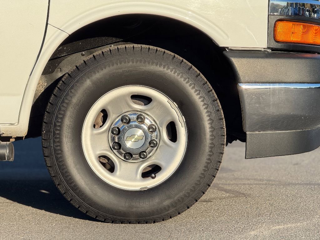 Used 2021 Chevrolet Express 3500 LT w/ LT Preferred Equipment Group image 15