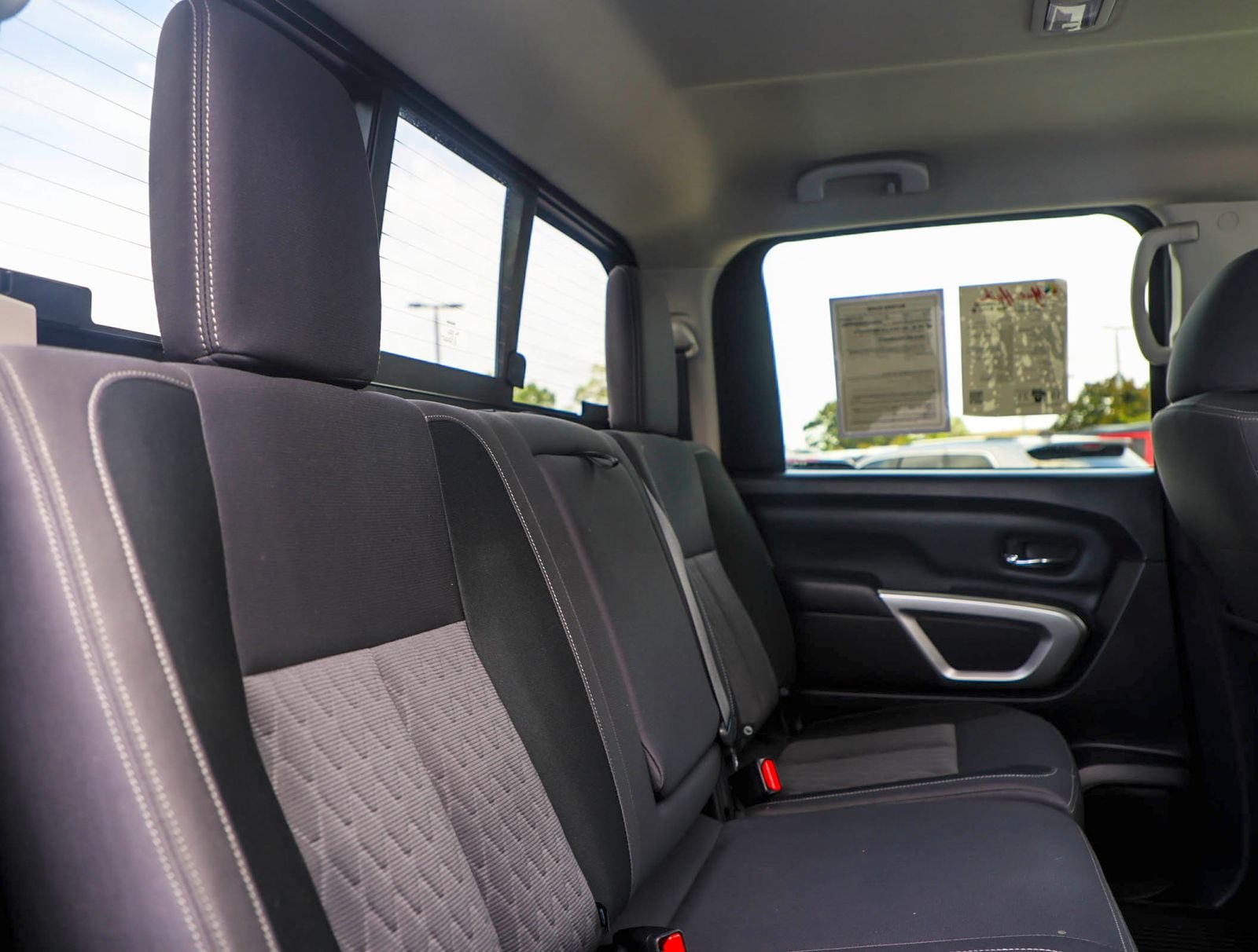 Used 2021 Nissan Titan SV w/ SV Convenience Package AWD/4WD image 9