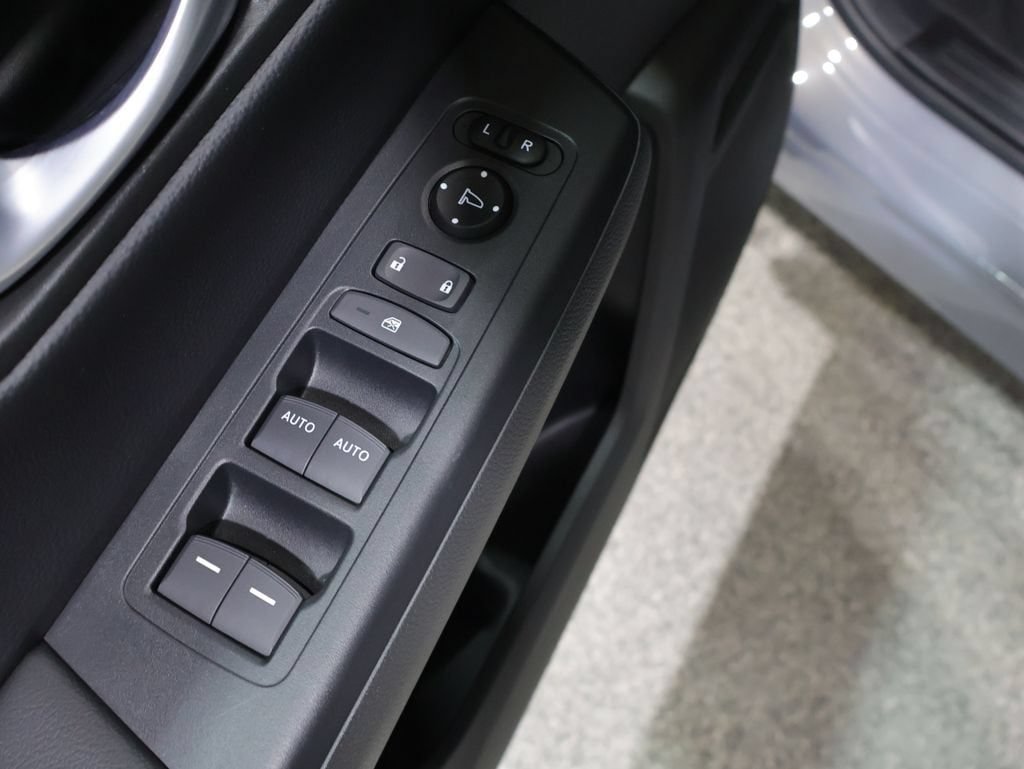 Used 2023 Honda CR-V EX image 17
