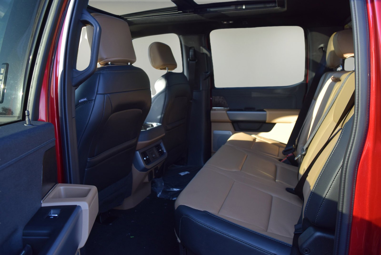 Used 2024 Ford F250 Lariat w/ Sport Appearance Package AWD/4WD image 5