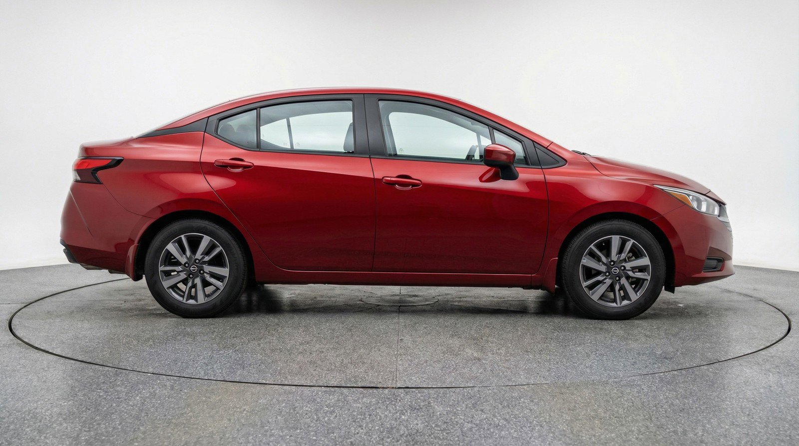 Used 2025 Nissan Versa SV FWD image 11