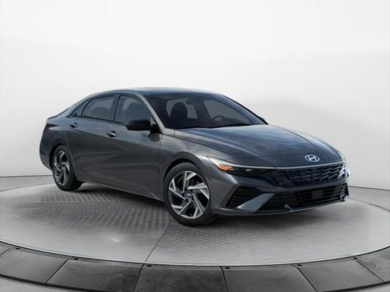 New 2026 Hyundai Elantra SEL Sport Premium image 2