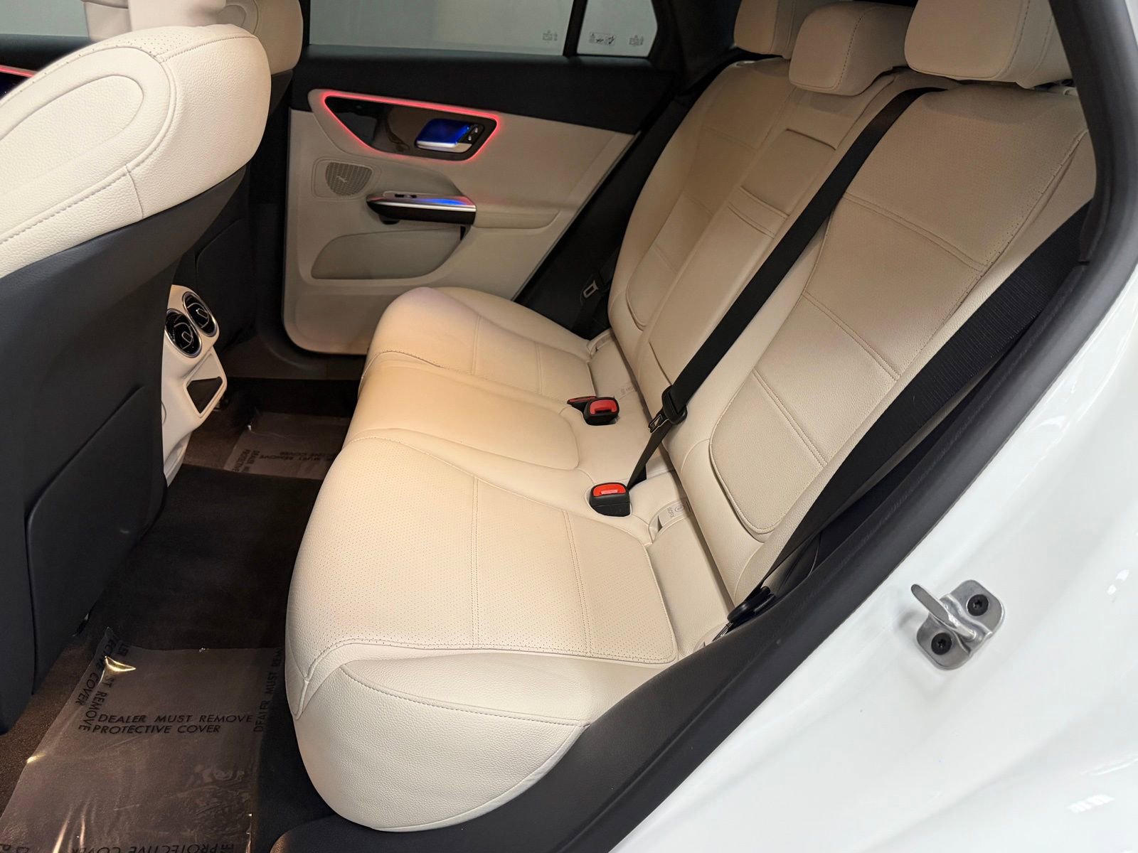 Used 2025 Mercedes-Benz GLC 300 image 36