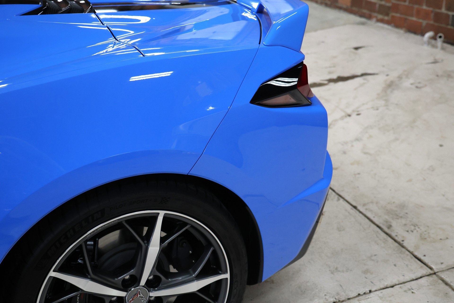 Used 2021 Chevrolet Corvette Stingray Convertible w/ Z51 Performance Package image 22