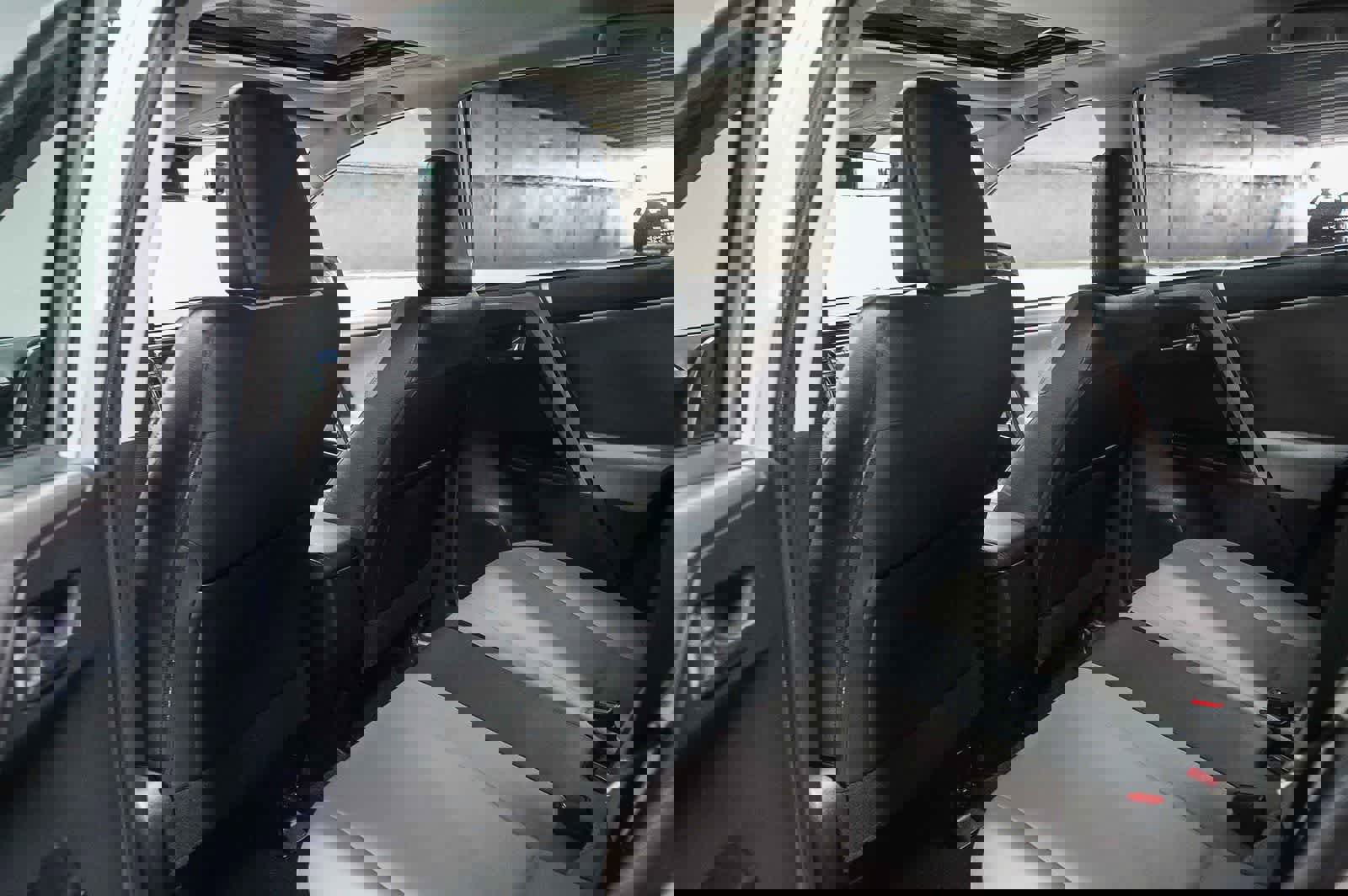 Used 2018 Toyota RAV4 Limited w/ All Weather Liner Package image 19