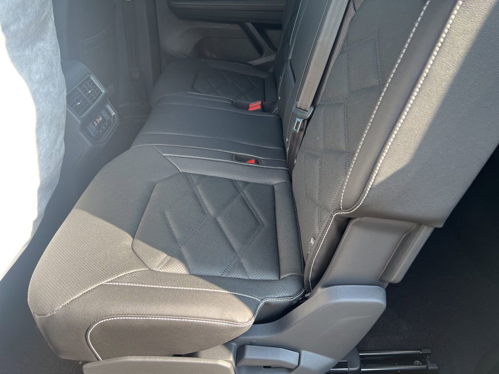 New 2026 Volkswagen Atlas SE image 15