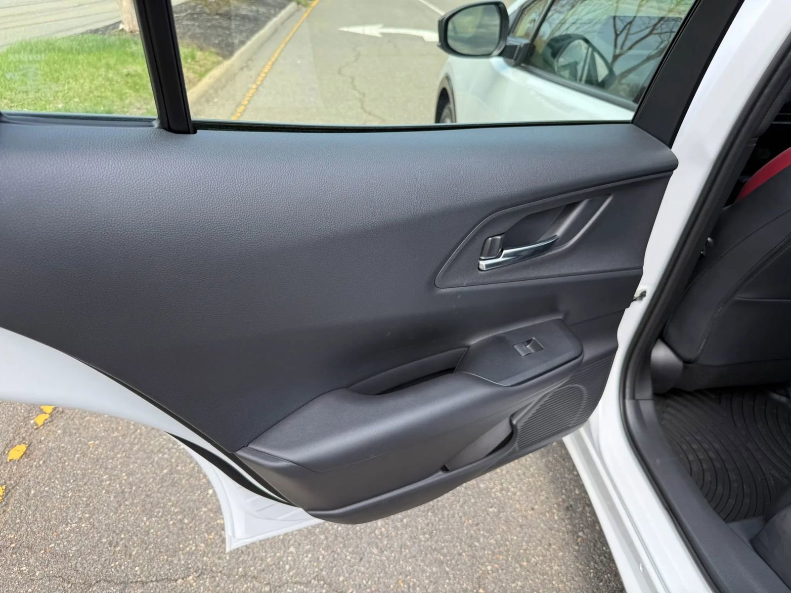 Used 2026 Toyota Prius Plug-In Hybrid FWD image 54