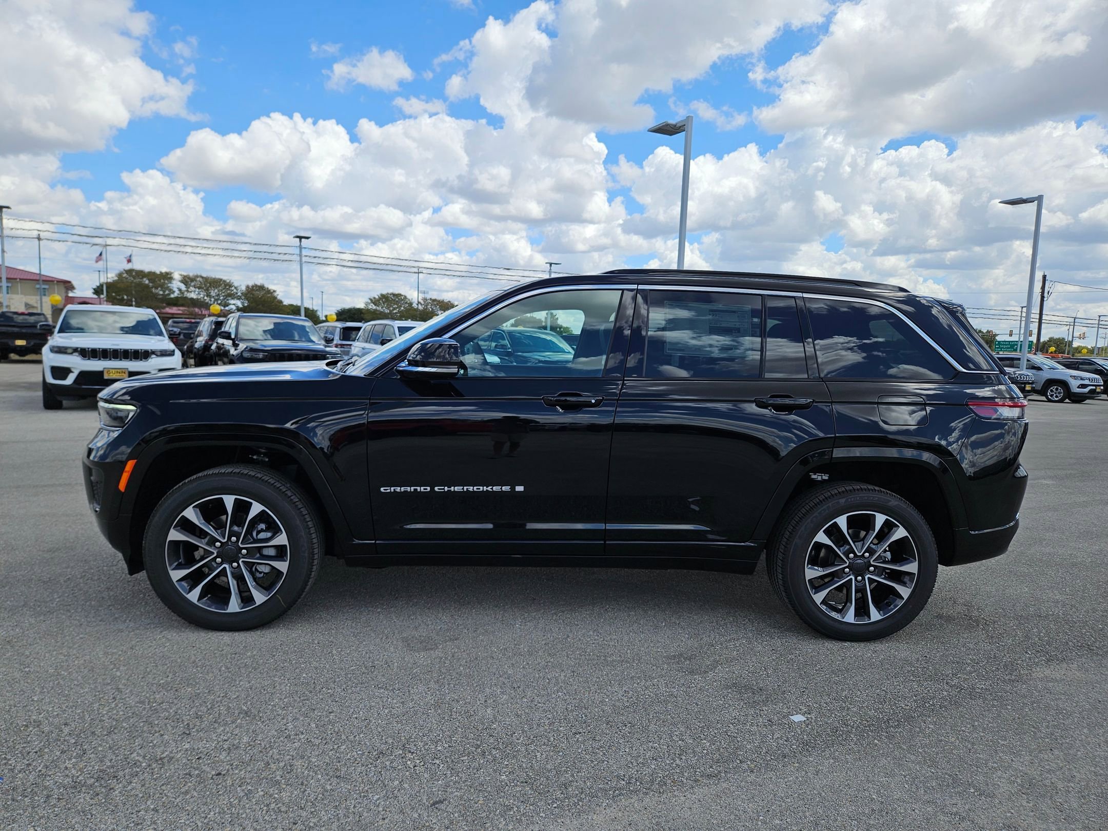 New 2025 Jeep Grand Cherokee Overland w/ Luxury Tech Group IV image 6