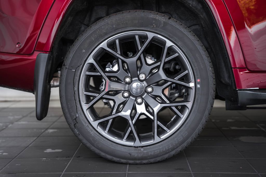 New 2025 Jeep Grand Cherokee Summit image 20