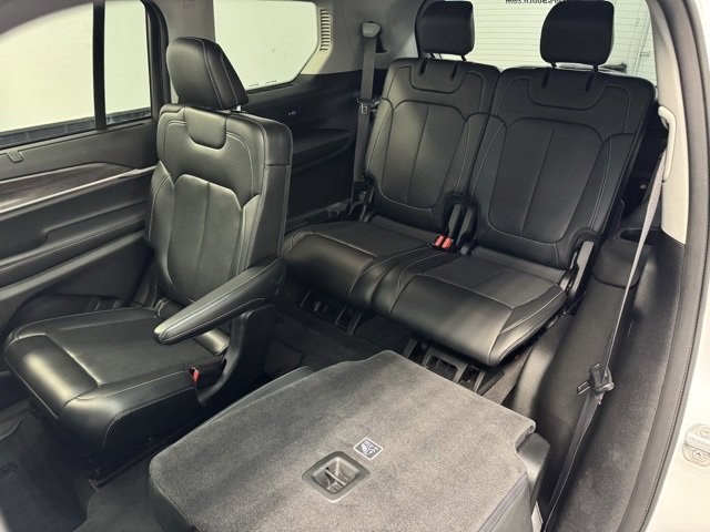 Used 2021 Jeep Grand Cherokee L Limited w/ Luxury Tech Group II image 32