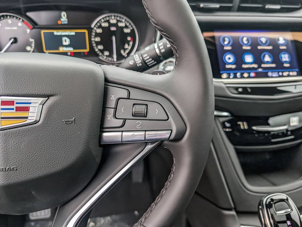 New 2025 Cadillac XT6 Luxury FWD image 28
