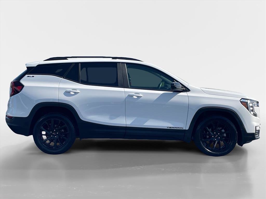 Used 2023 GMC Terrain SLE w/ Elevation Edition FWD image 8