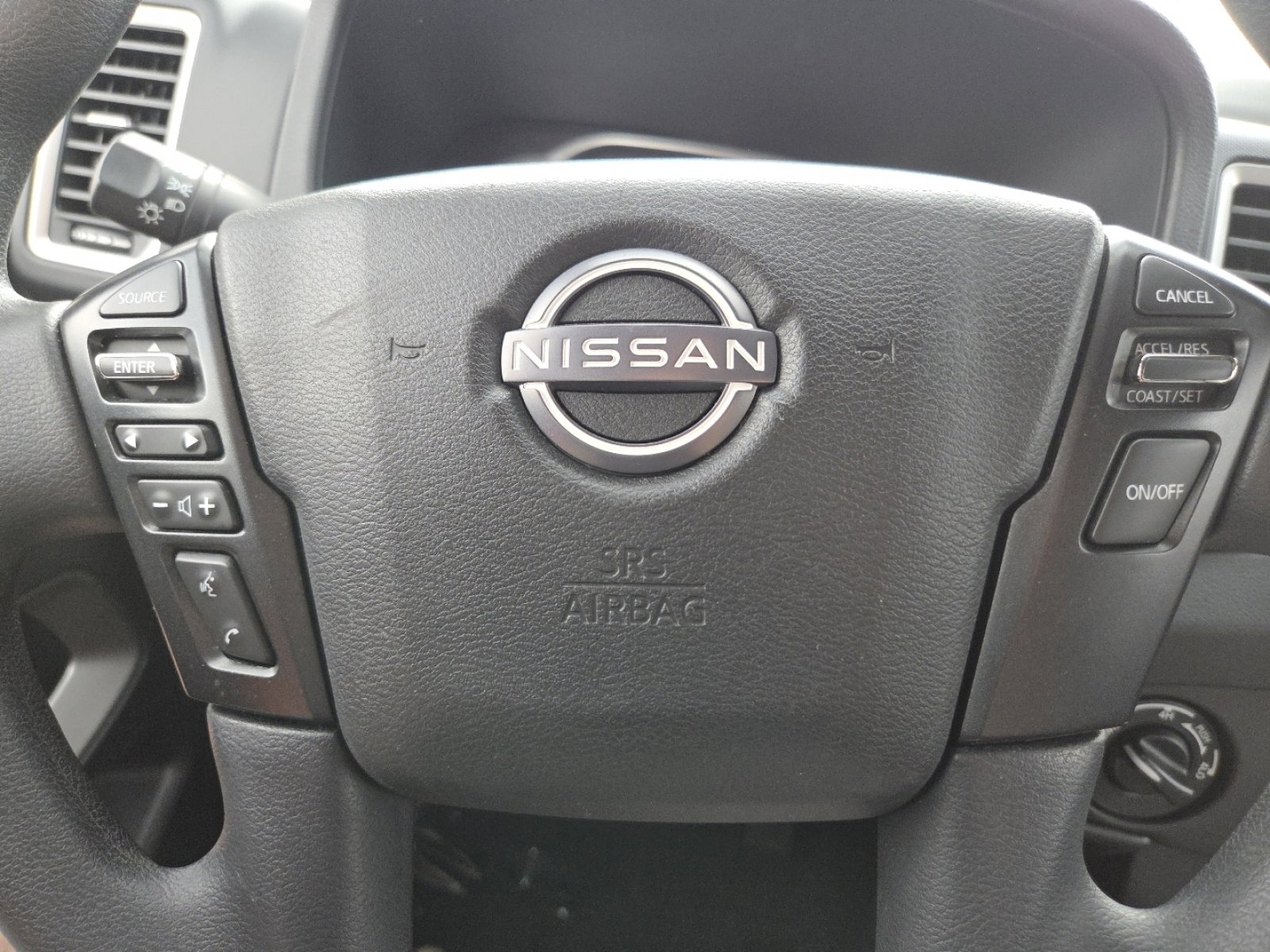 Used 2023 Nissan Frontier SV image 26